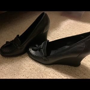 71/5 Black Wedge Heels